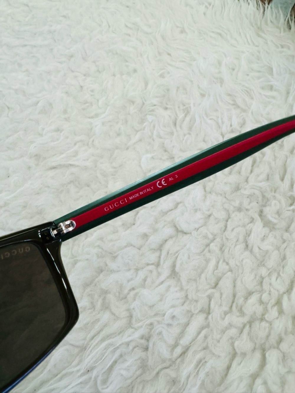Gucci Black Frame Sunglasses with Cherryline Temples - Picture 4 of 10